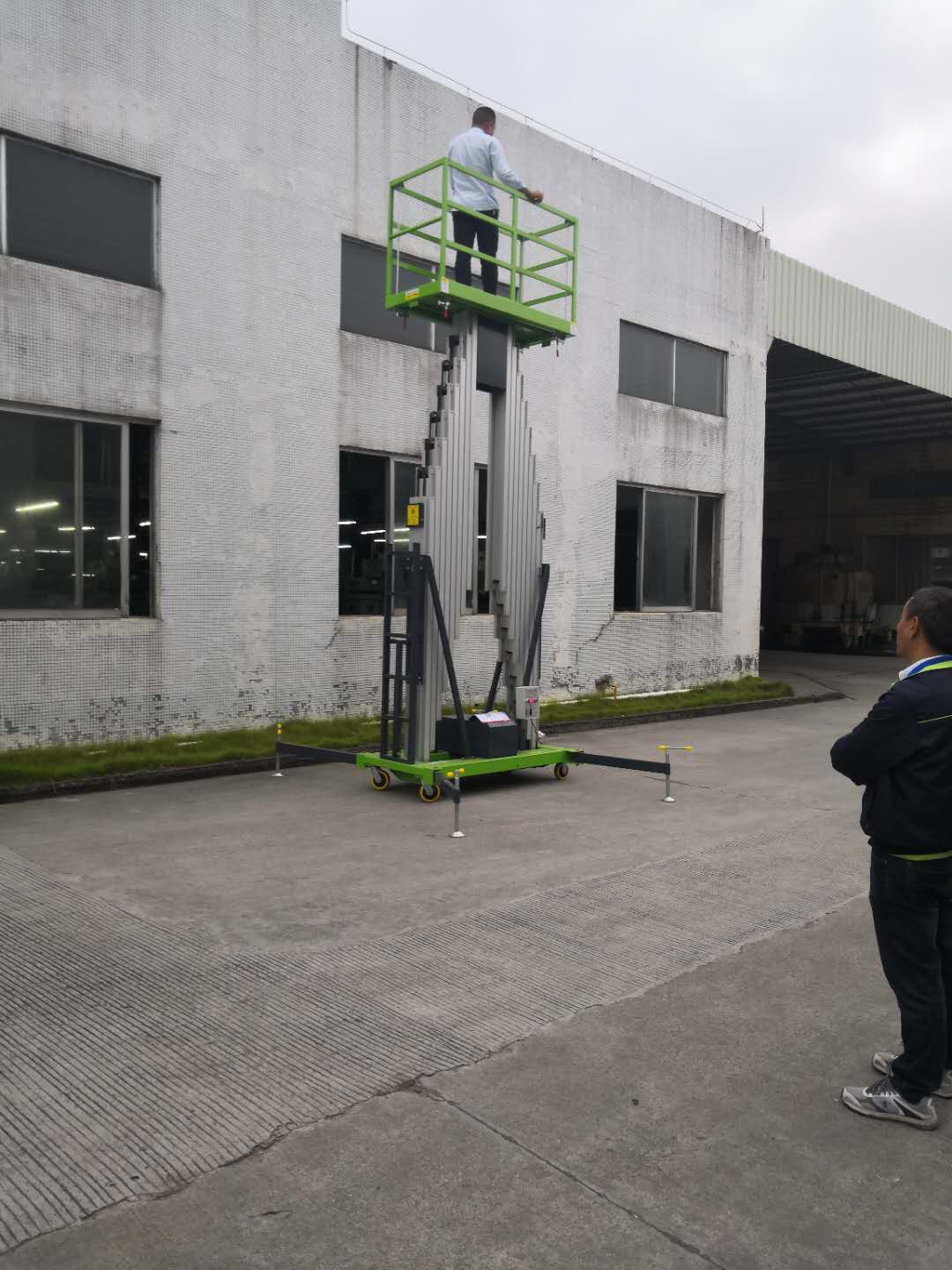双桅柱铝合金升降机